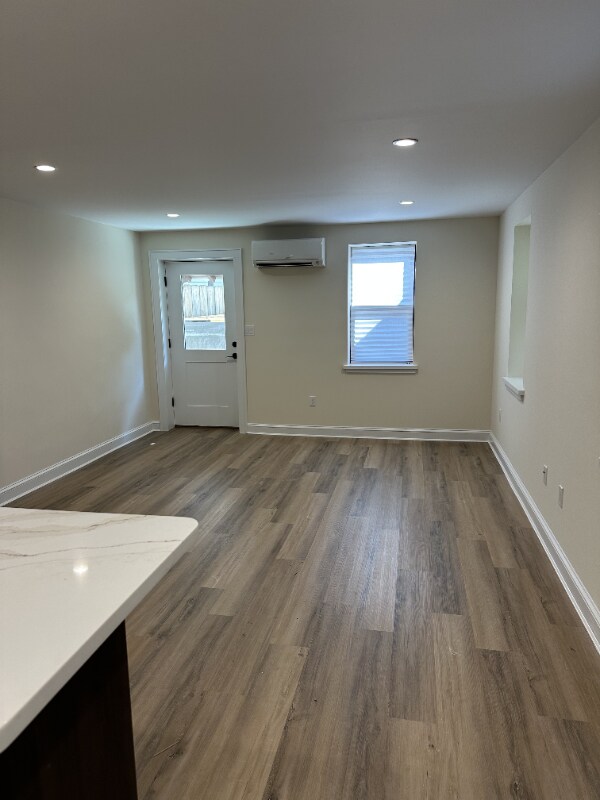 Building Photo - 211 Highview St