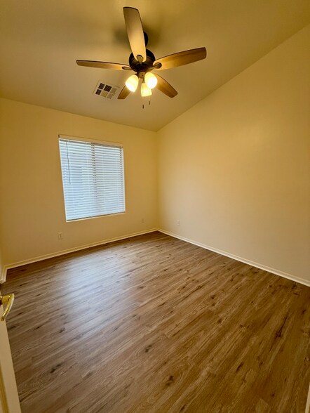 Building Photo - 7451 E Mountain Dr