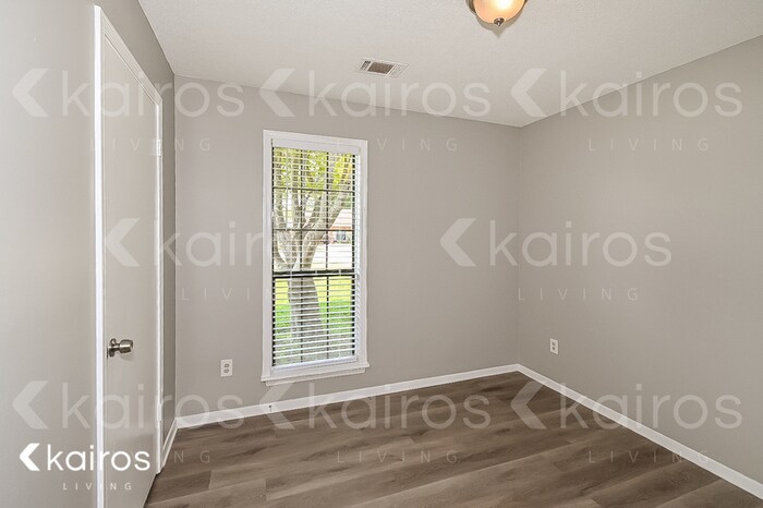 Building Photo - 3780 Carroll Dr
