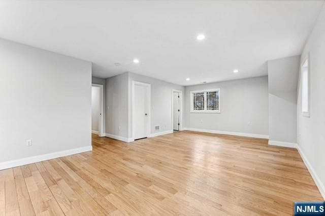 Building Photo - 25 Jones