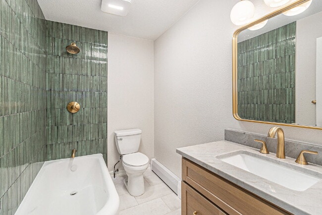 Building Photo - "Charming 3-Bed Oasis with Gleaming Hardwood Floors in the Heart of Boulder!"