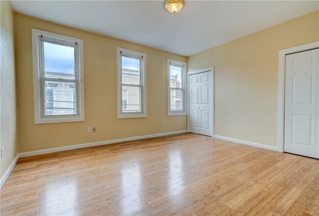 Building Photo - 5264 Dresden Wy