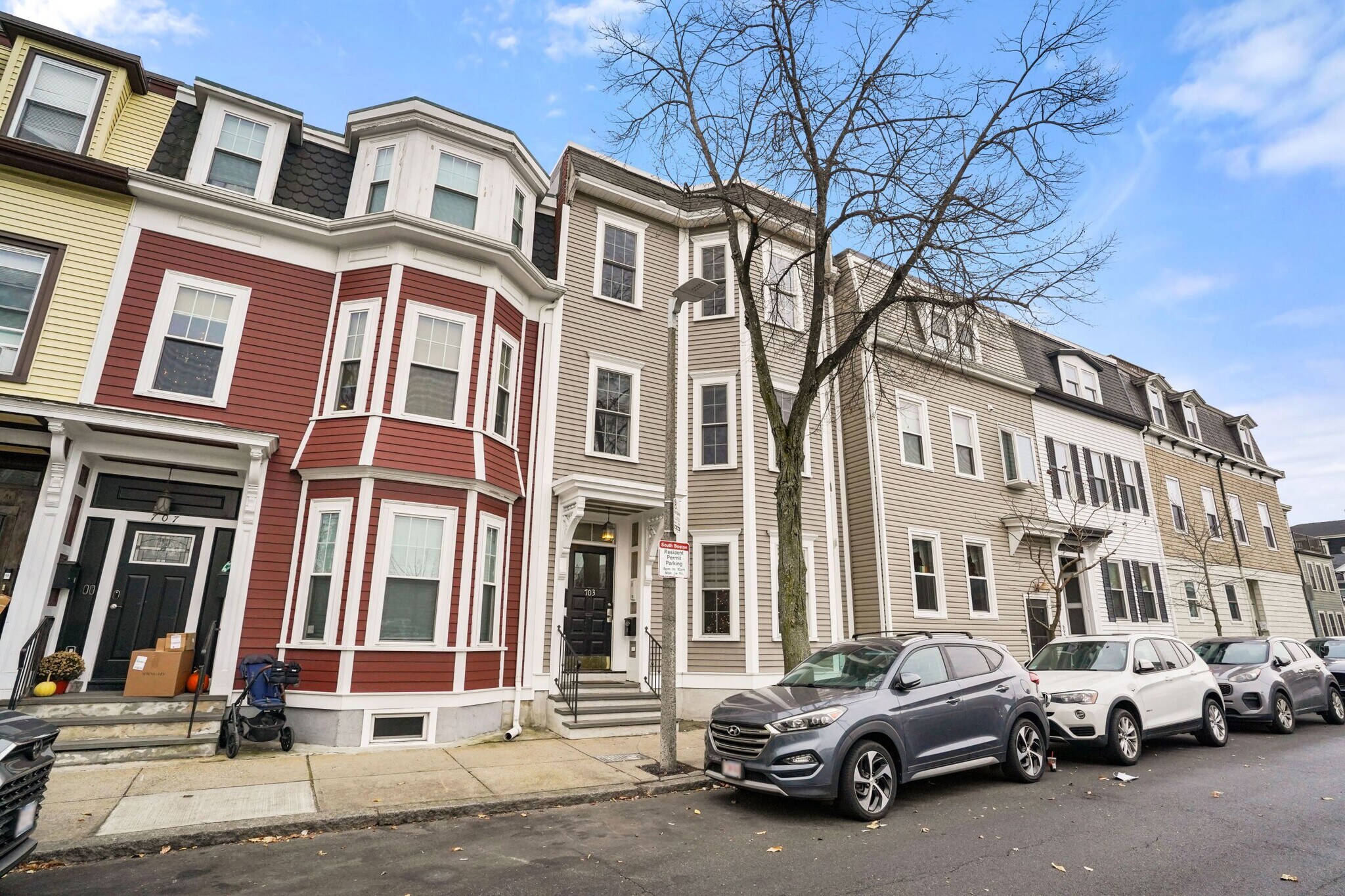 Building Photo - 703 E 4th St