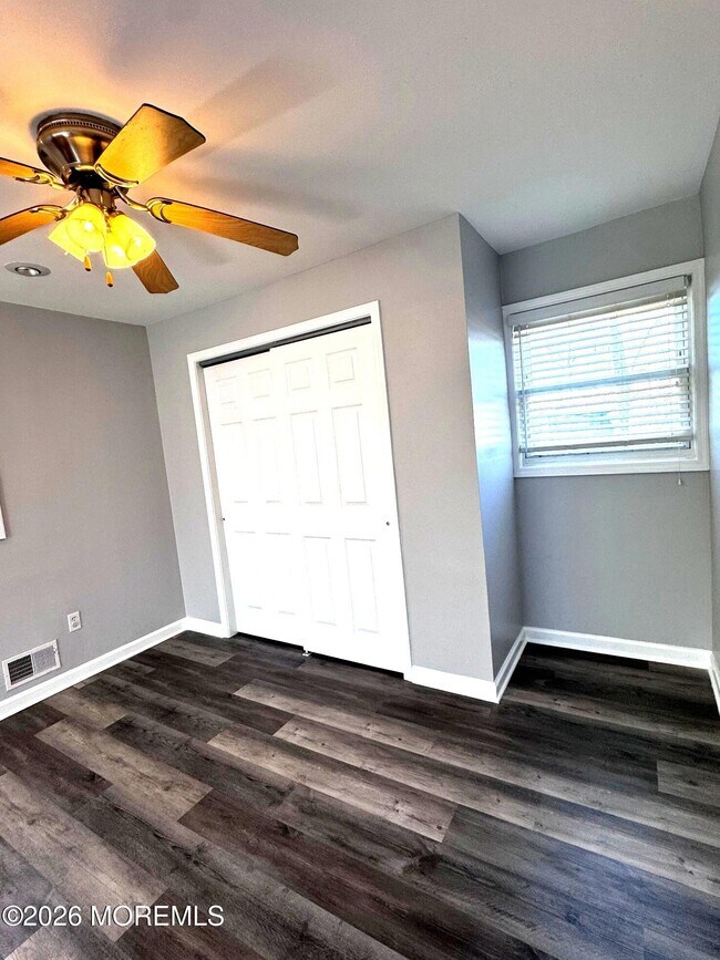 Building Photo - 39 Harborage Ave