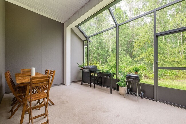 Building Photo - Spacious 4BR House in Jacksonville