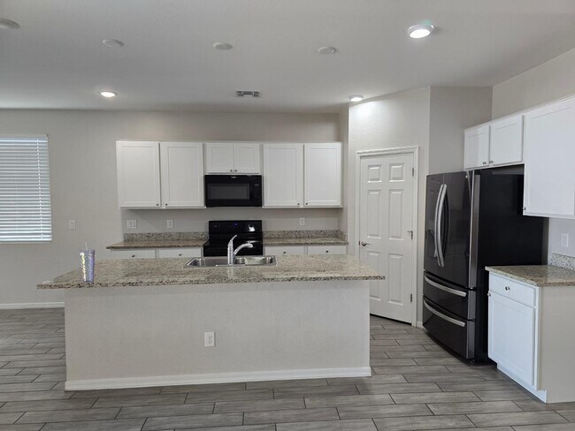 Building Photo - 4523 S 108th Ave