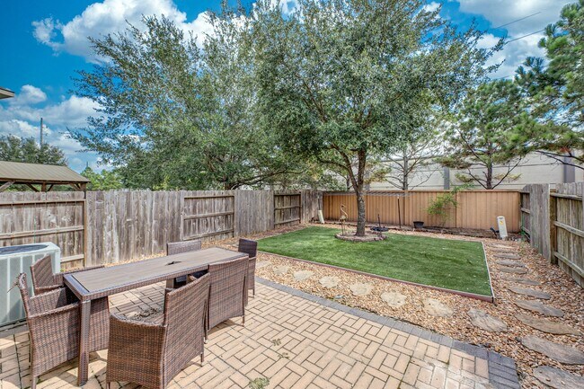 Building Photo - 24662 Folkstone Cir