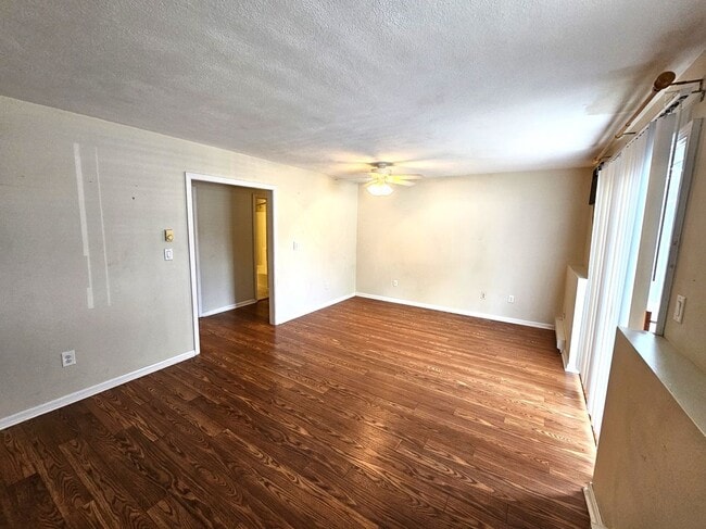 Building Photo - 200 Manville Hill Rd