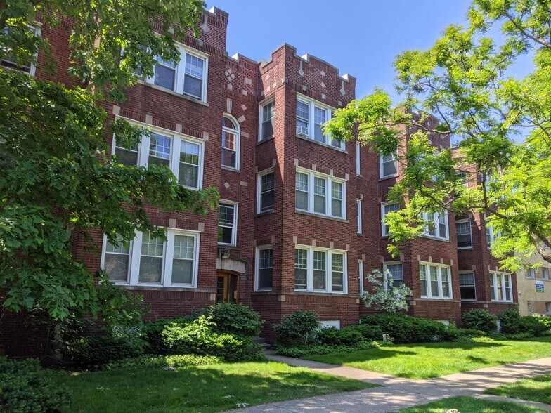 Primary Photo - 1208 W Chase Ave
