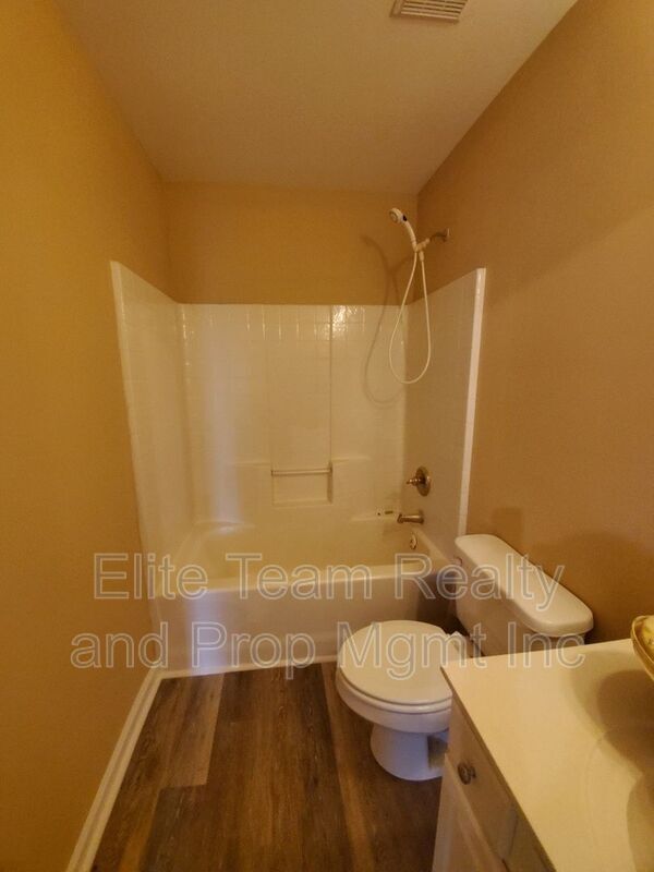 Building Photo - 10903 Chastain Parc Dr