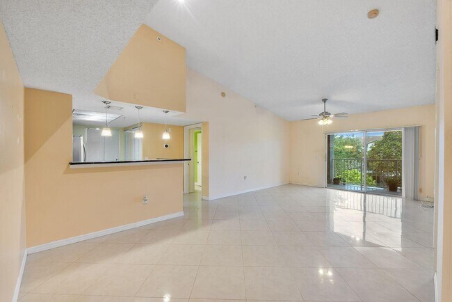 Building Photo - 5011 Wiles Rd
