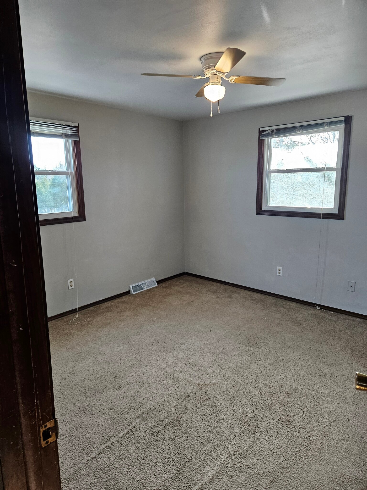 Building Photo - 3532 E River Dr