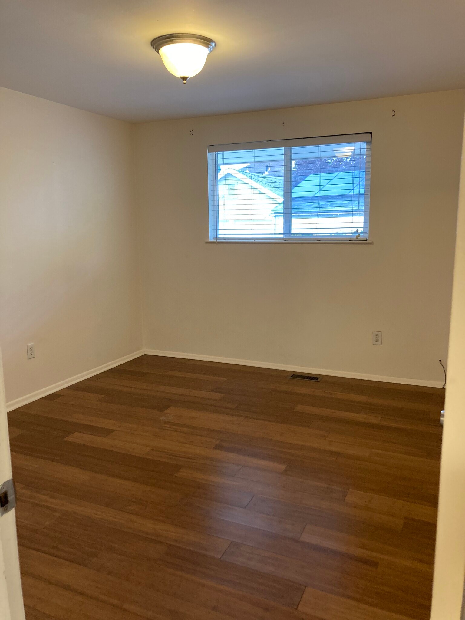 bedroom back - 922 S Lake St