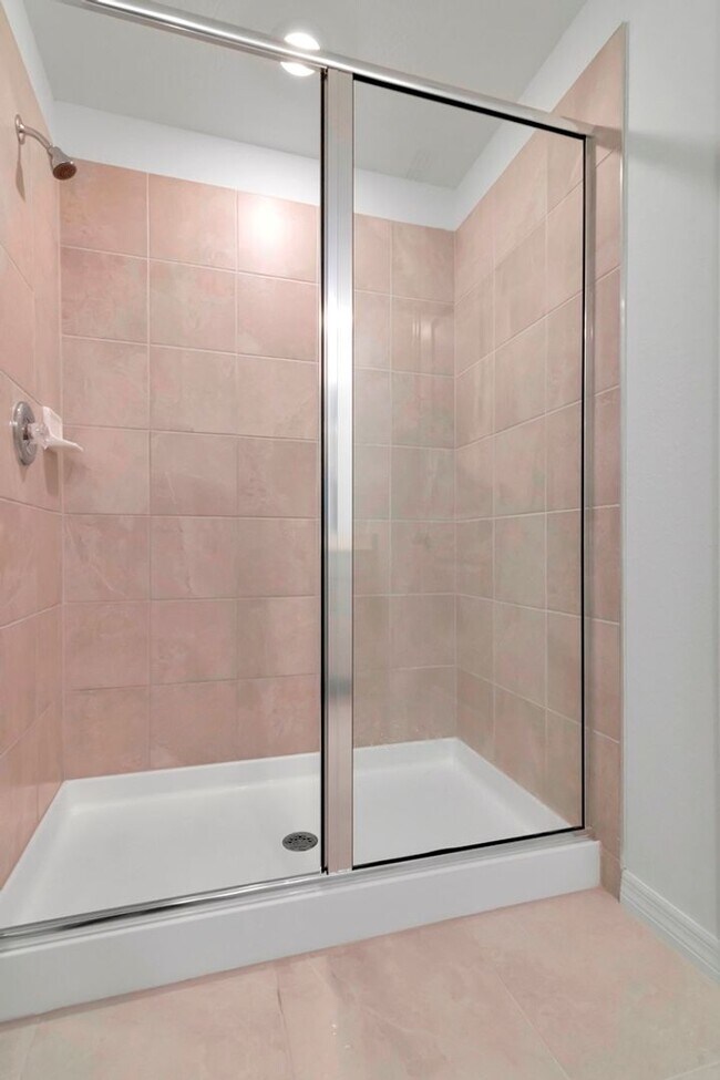 Building Photo - Brand-New 3BR/2.5BA Townhome in Lakewood Ranch — Internet, Trash & Lawn Care Included