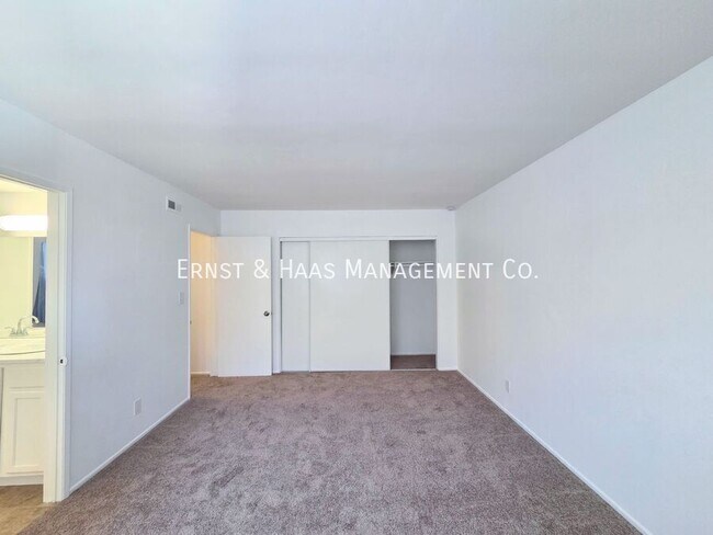 Building Photo - 873 E Turmont St