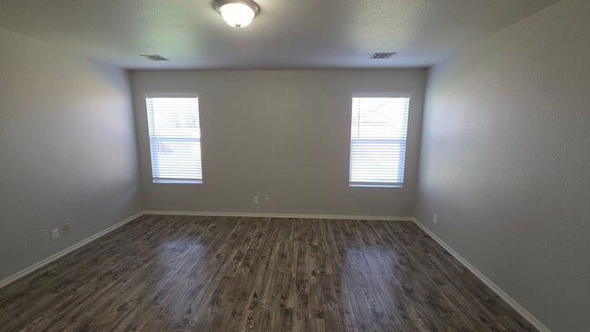 Building Photo - Clean 3 bed 2 bath  - Owasso schools