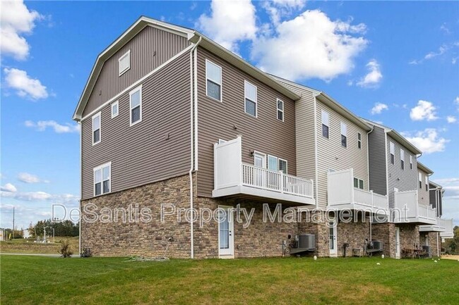Building Photo - 416 Scharberry Ln
