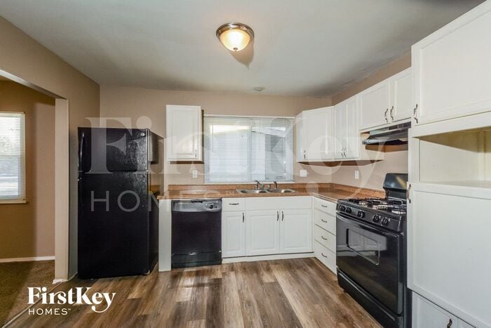 Building Photo - 1465 Aintree Dr