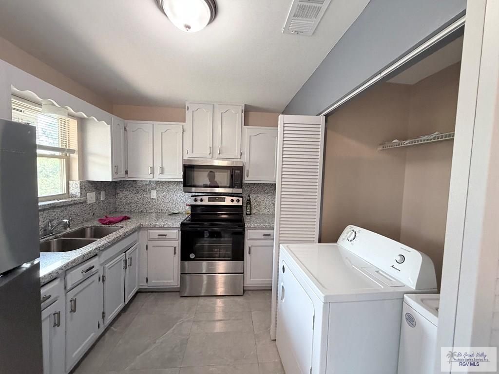 Building Photo - 305 Calle Amistosa