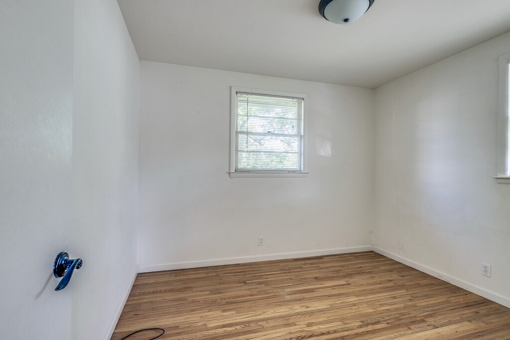 Building Photo - 2409 N 16th St