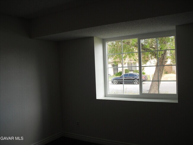 Building Photo - 5350 Blue Sage Dr