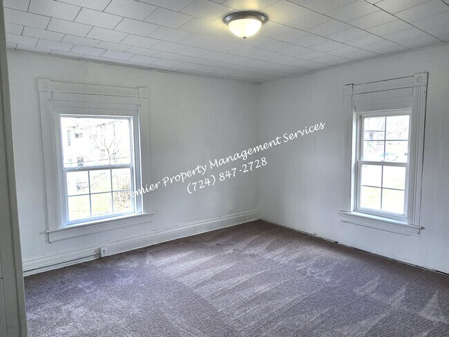 Building Photo - 416 E Reynolds St
