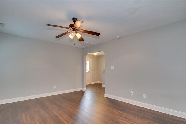 Building Photo - 1133 Sierra Ln