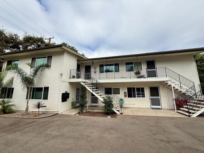 Building Photo - 1808 Castillo St