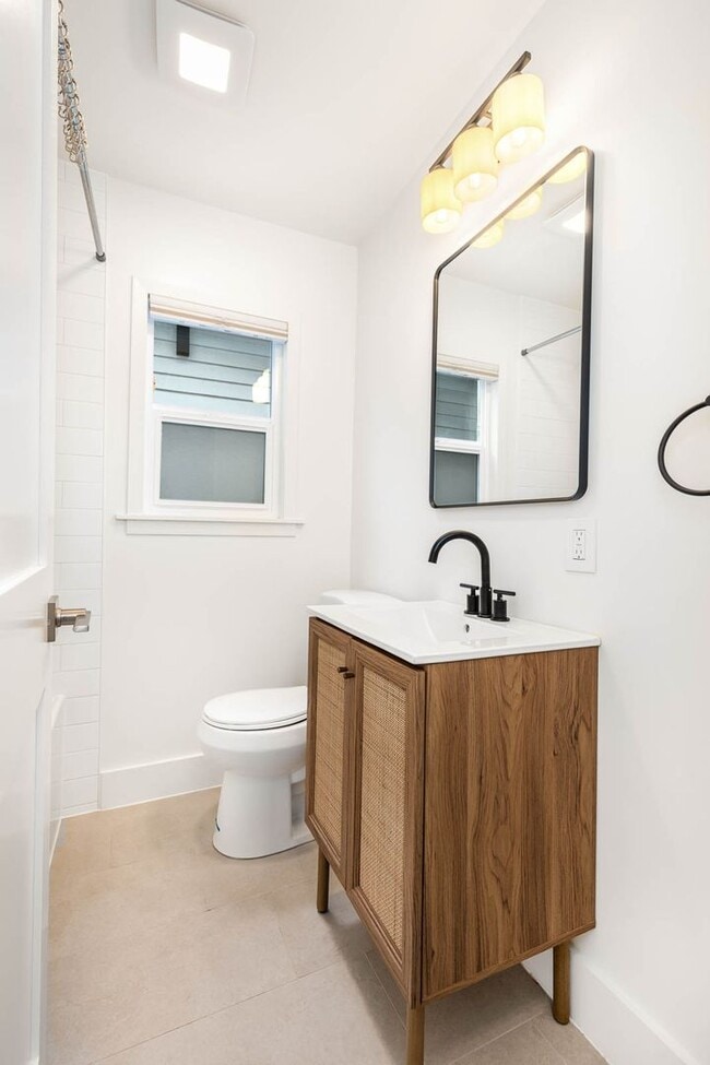 Building Photo - 2614 E Olive St