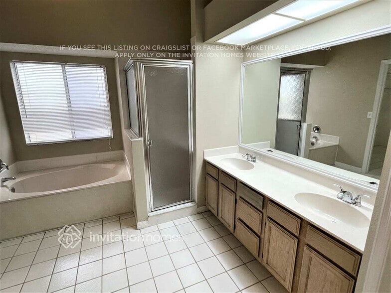 Building Photo - 927 Silverton Loop