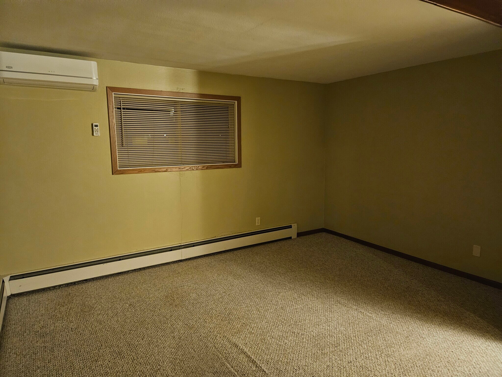 Building Photo - 829 Golf View Ln