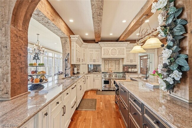 Building Photo - 809 Village Trail