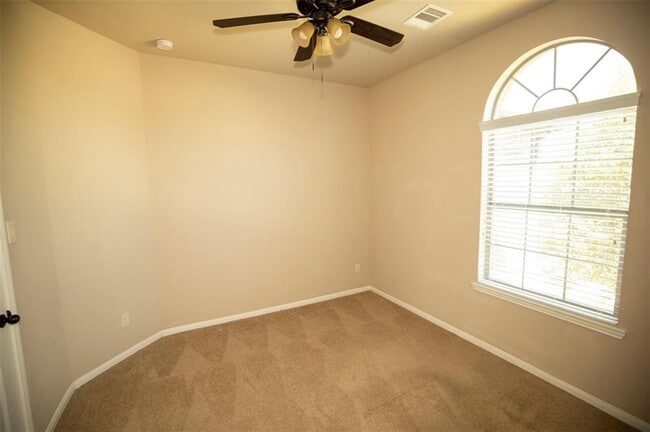 Building Photo - 21325 Kings Guild Ln