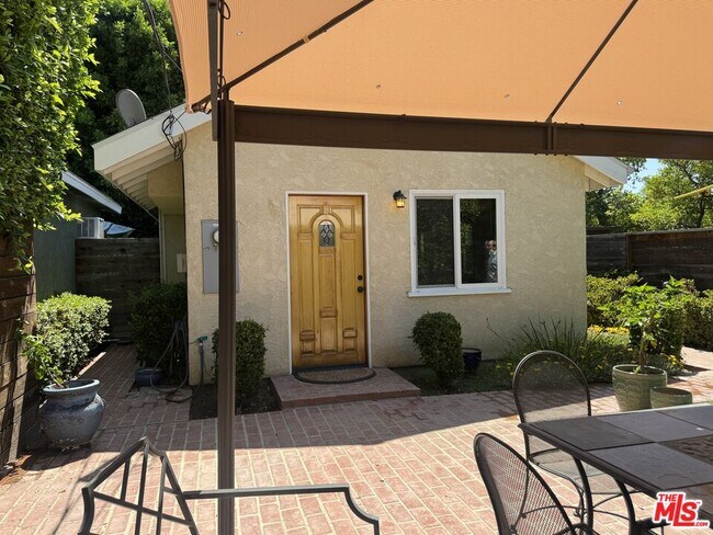 Building Photo - 4535 Matilija Ave
