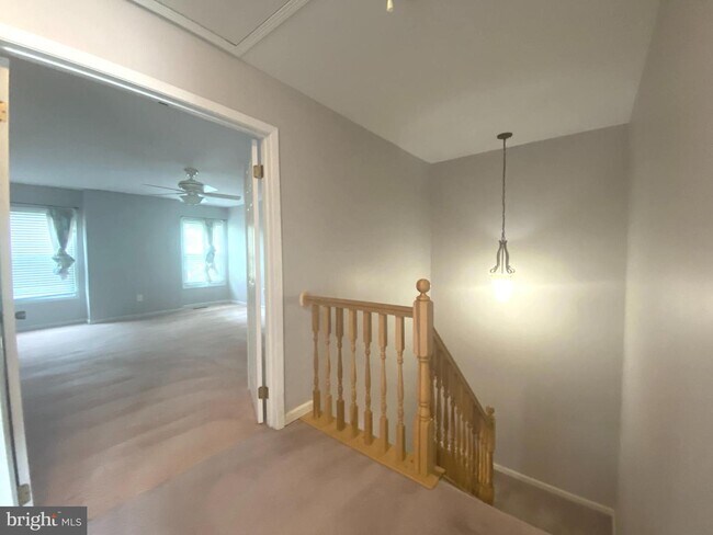 Building Photo - 14 Nathan Ct