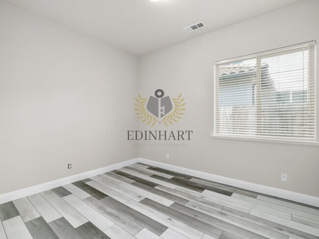 Building Photo - 1026 E Carnoustie Ave