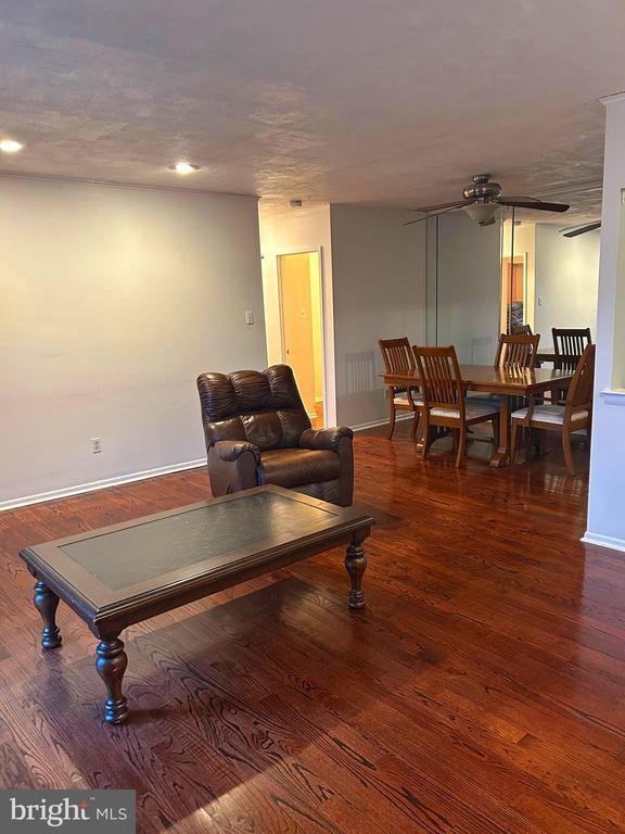 Building Photo - 50301 Delaire Landing Rd