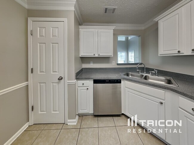 Building Photo - 3927 Brandon Lee Way