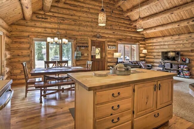 Building Photo - Mountain Cabin. Abundant outdoor amenities and activities nearby! Flexible lease. Pets negotiable!