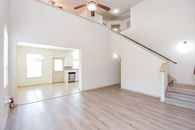 Building Photo - 2106 Harmon Crest Ct