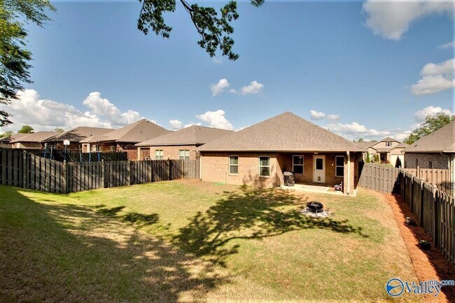 Building Photo - 155 Grey Fawn Trail