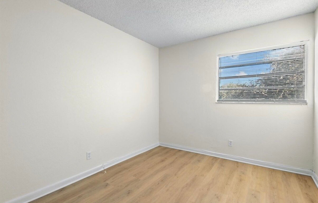 Building Photo - 3750 NW 115th Way