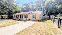 Building Photo - 9648 Hollowbrook Dr