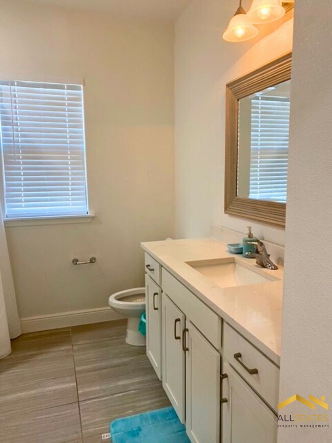 Building Photo - 2941 Siesta View Dr