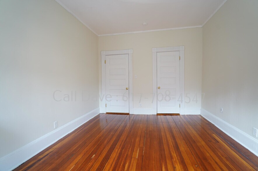 Building Photo - 1589 Beacon St