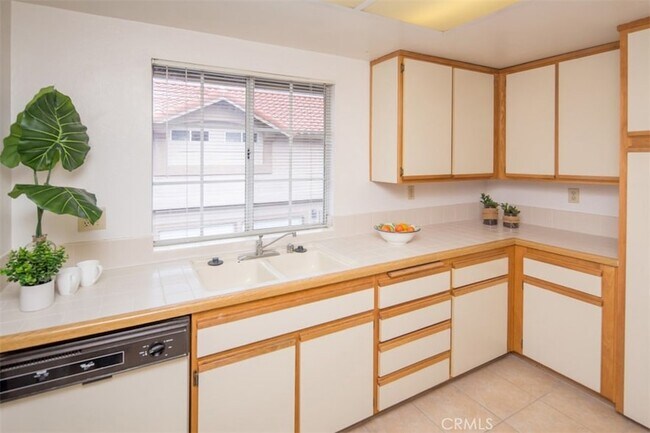 Building Photo - 29 Blue Oak