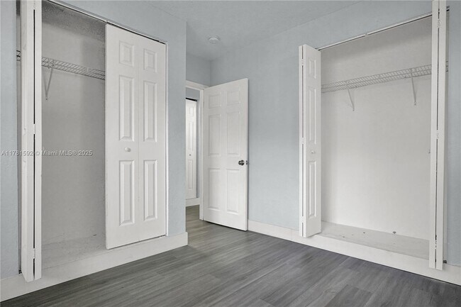 Building Photo - 30100 SW 168th Ct