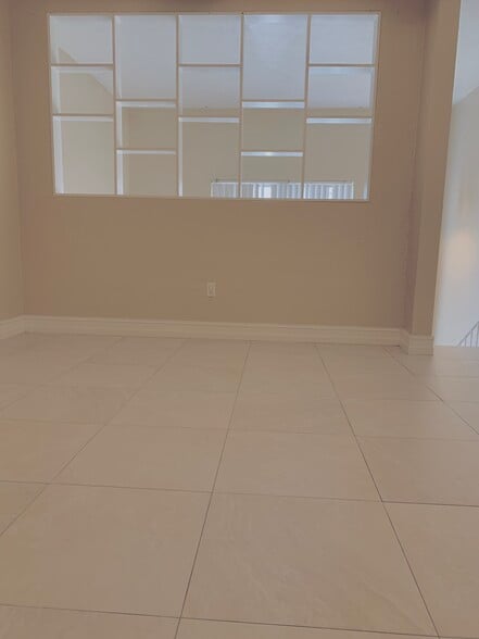 Master Bedroom - 10901 N Kendall Dr