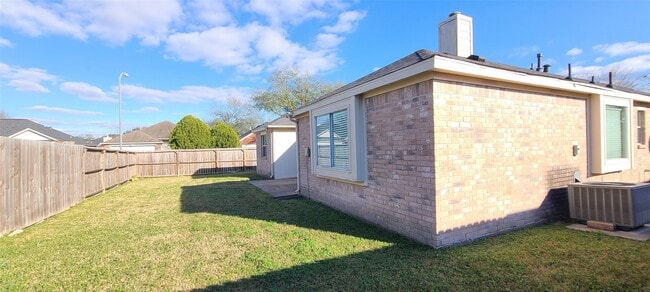 Building Photo - 19330 Larissa Dr