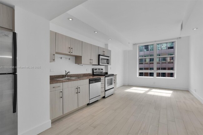 Primary Photo - 111 E Flagler St
